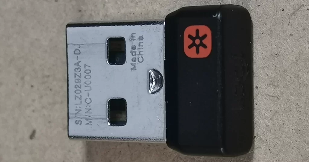 Logicool M590のUSB接続レシーバー画像